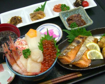 선택 가능한 조식 : 해물덮밥, 일본정식