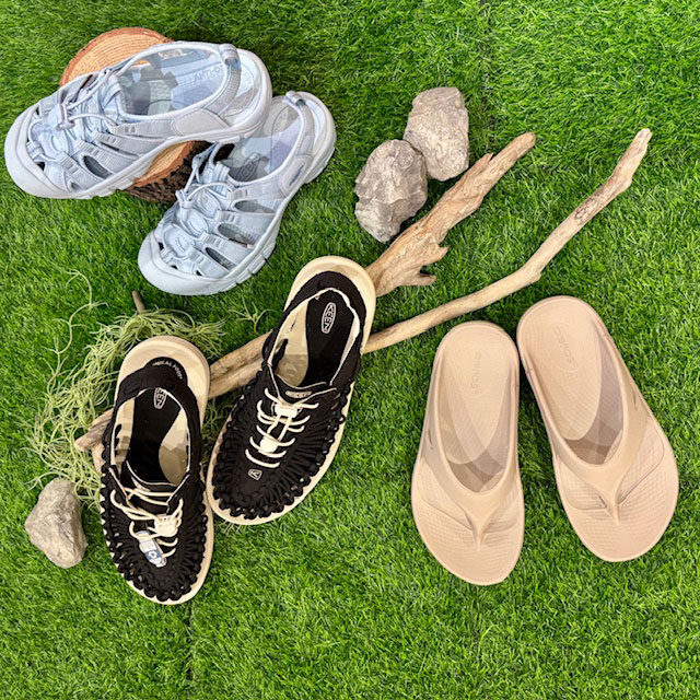 （하늘색）KEEN／NEWPORT H2、（흑색）KEEN／UNEEK CANVAS M、（베이지색）OOFOS／OORIGINAL