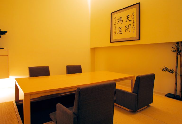 개인실 / 靜(시즈카)